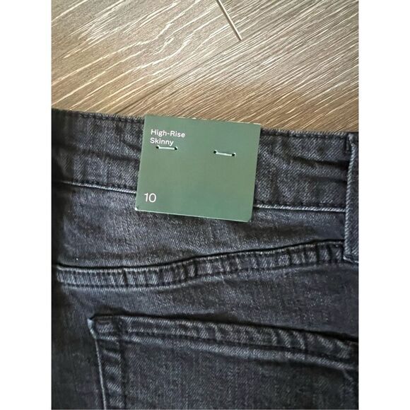 NWT Wild Fable Black Rinse Distressed Jean - Raw Hem Size 10 - Picture 3 of 4